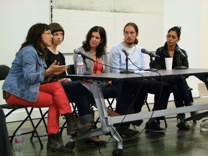 TBA:10 NOONTIME CHAT: Dance and Sculpture