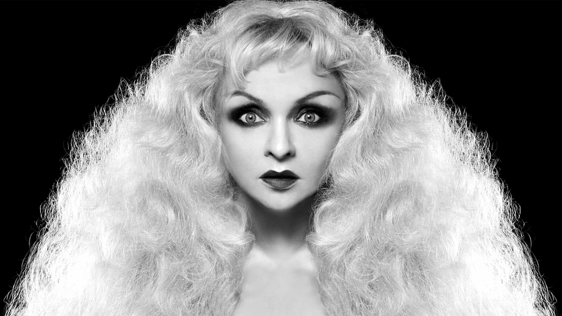 Julie Atlas Muz