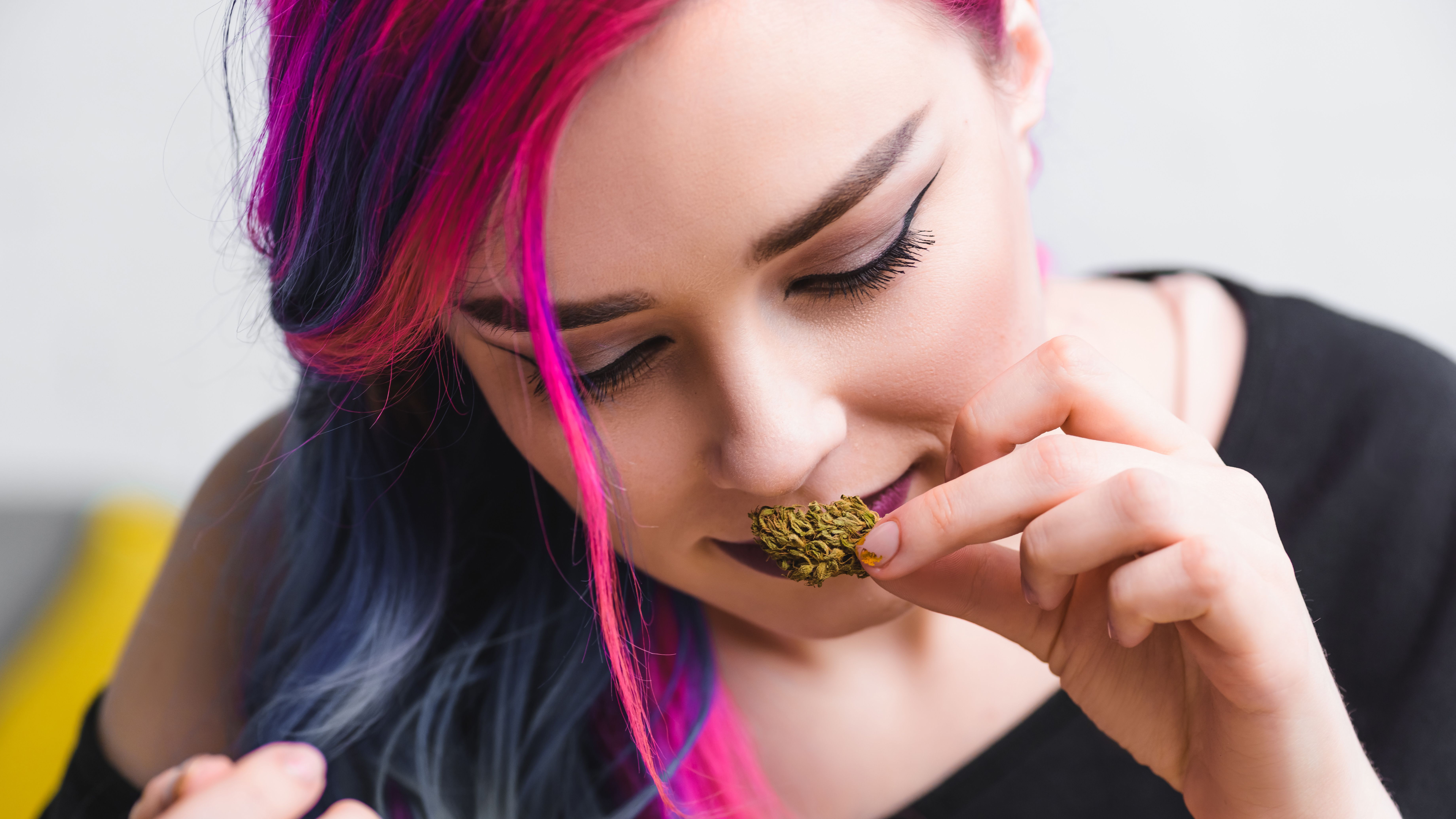 hipster-girl-with-colorful-hair-sniffing-medical-m-2024-11-11-18-19-08-utc.jpg