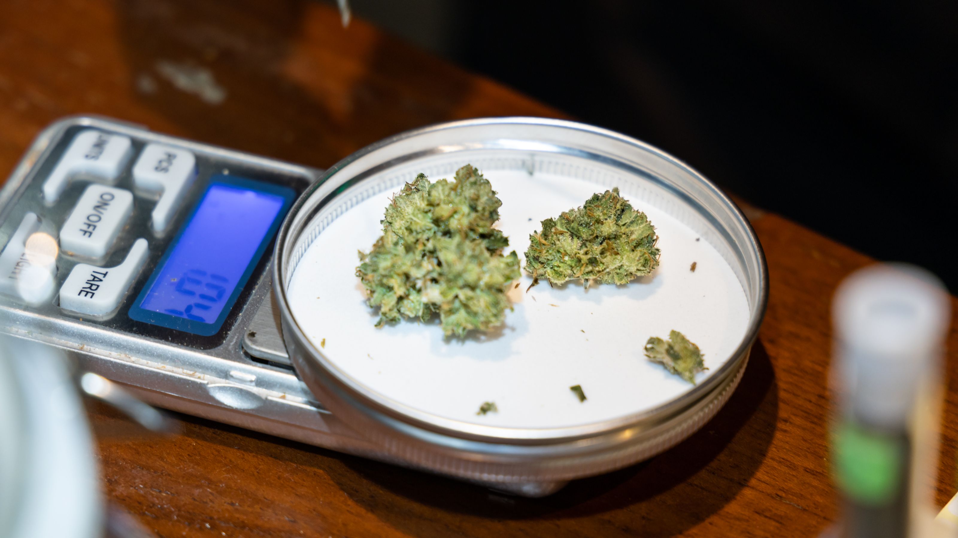 processed-cannabis-flower-being-weighted-on-weighi-2025-03-06-23-38-28-utc.jpg