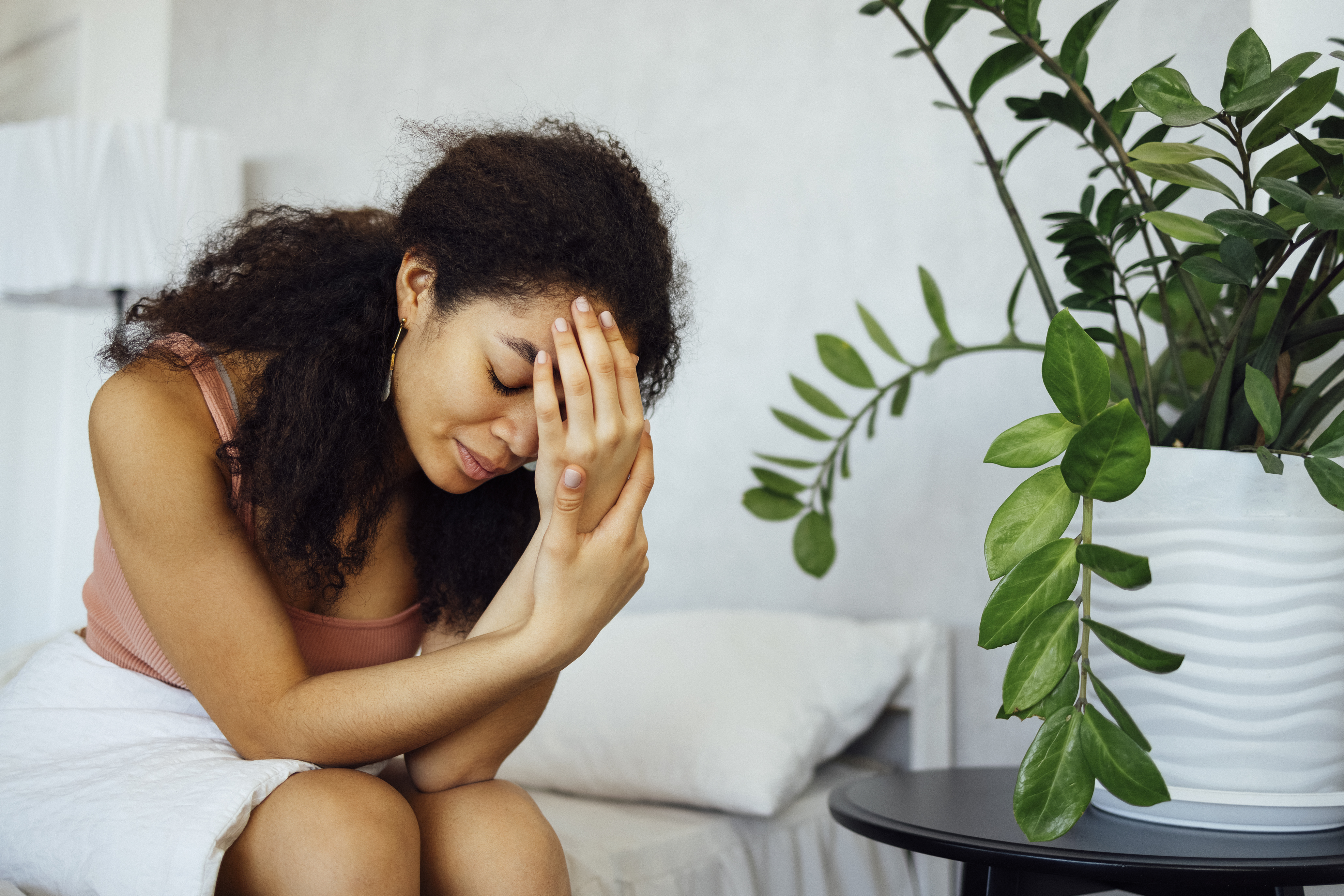 young-black-woman-suffering-from-headache-or-migra-2025-01-09-03-32-05-utc.jpg