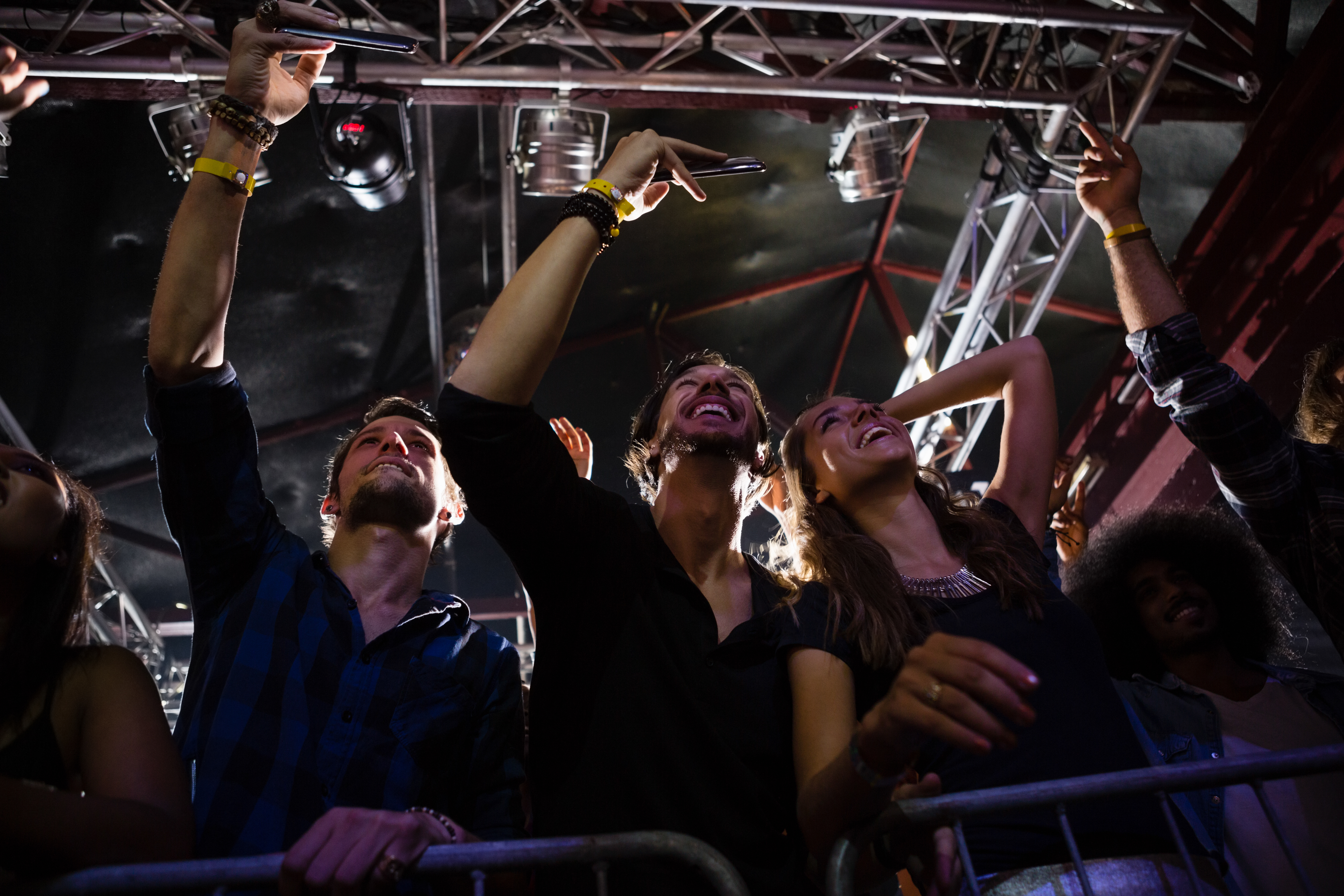 crowd-watching-and-taking-photograph-of-performer-2025-04-04-20-57-39-utc.jpg