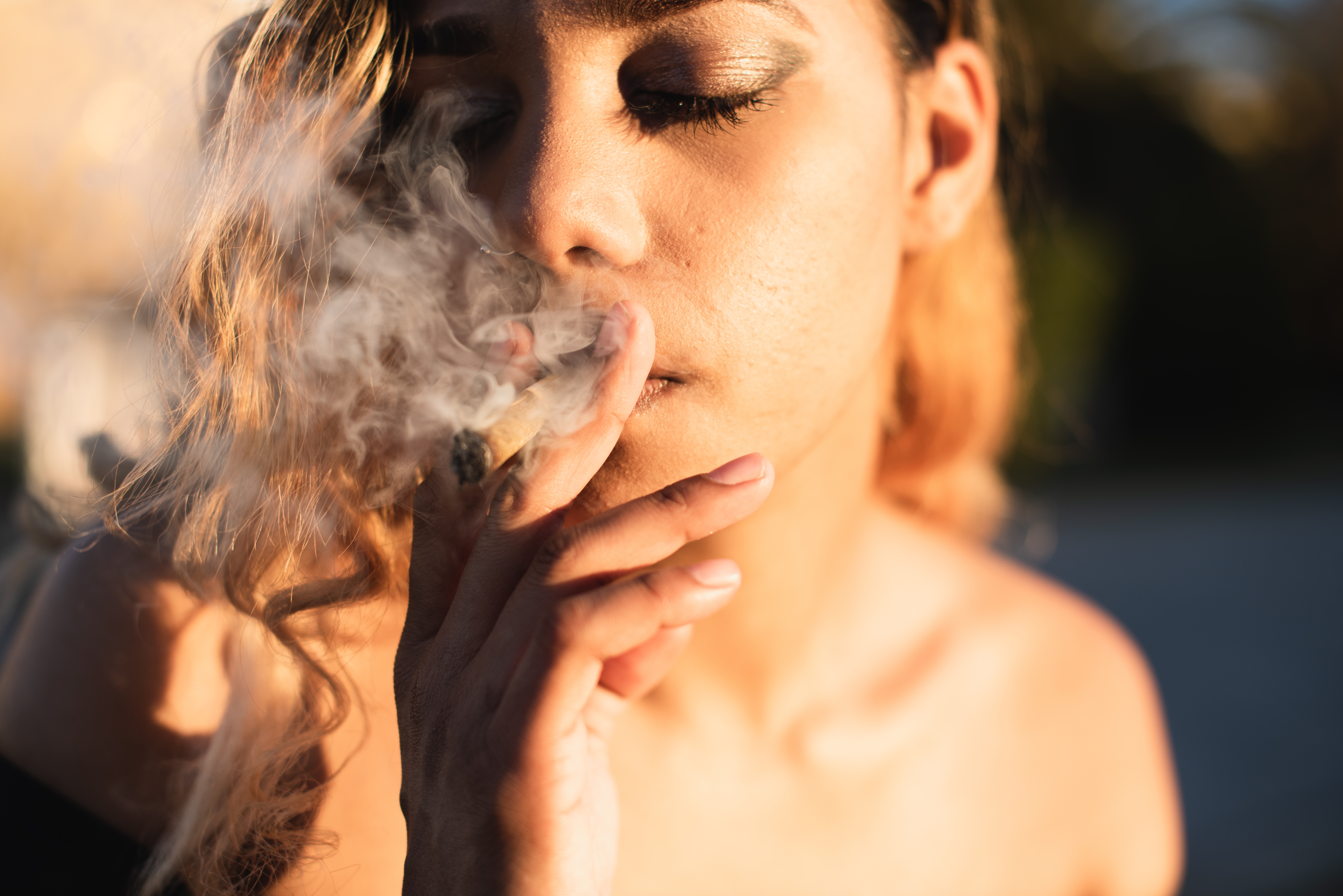 woman-smoking-cannabis-shot-up-close-2025-01-07-12-36-31-utc.jpg