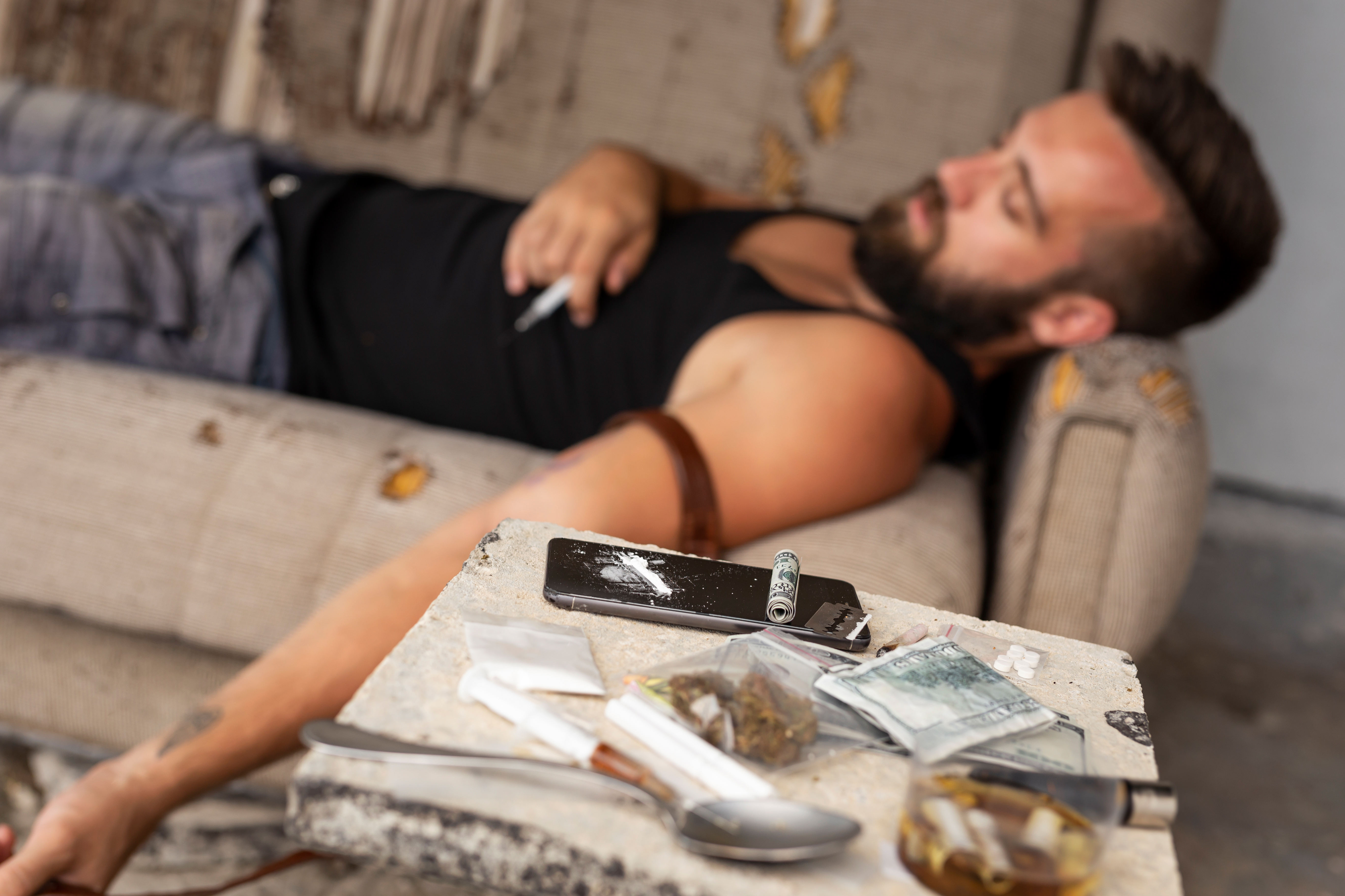 passed-out-drug-addict-2025-03-16-00-15-39-utc.jpg