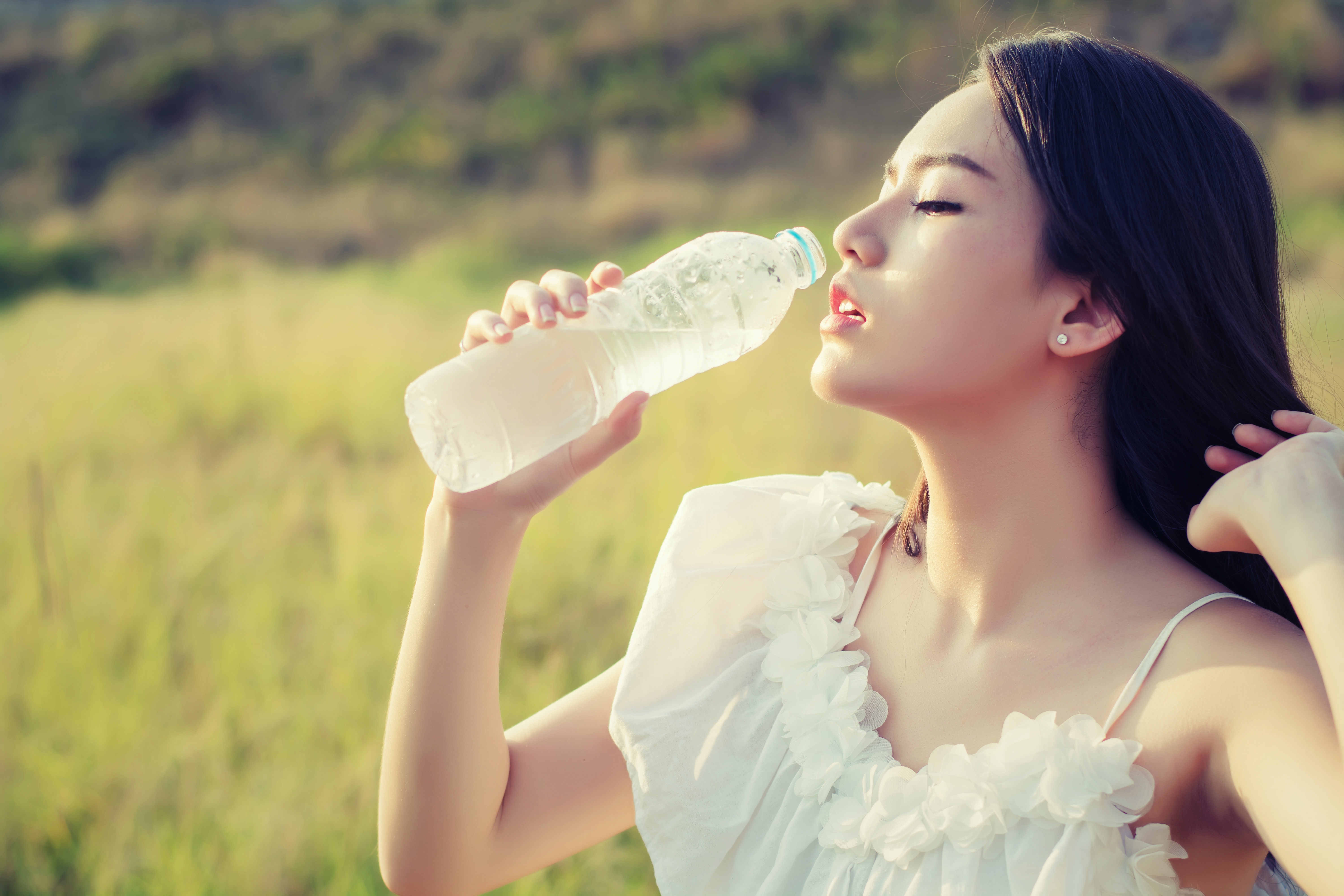 woman-drink-water-for-thirst-dream-soft-style-2025-01-16-14-24-40-utc.jpg
