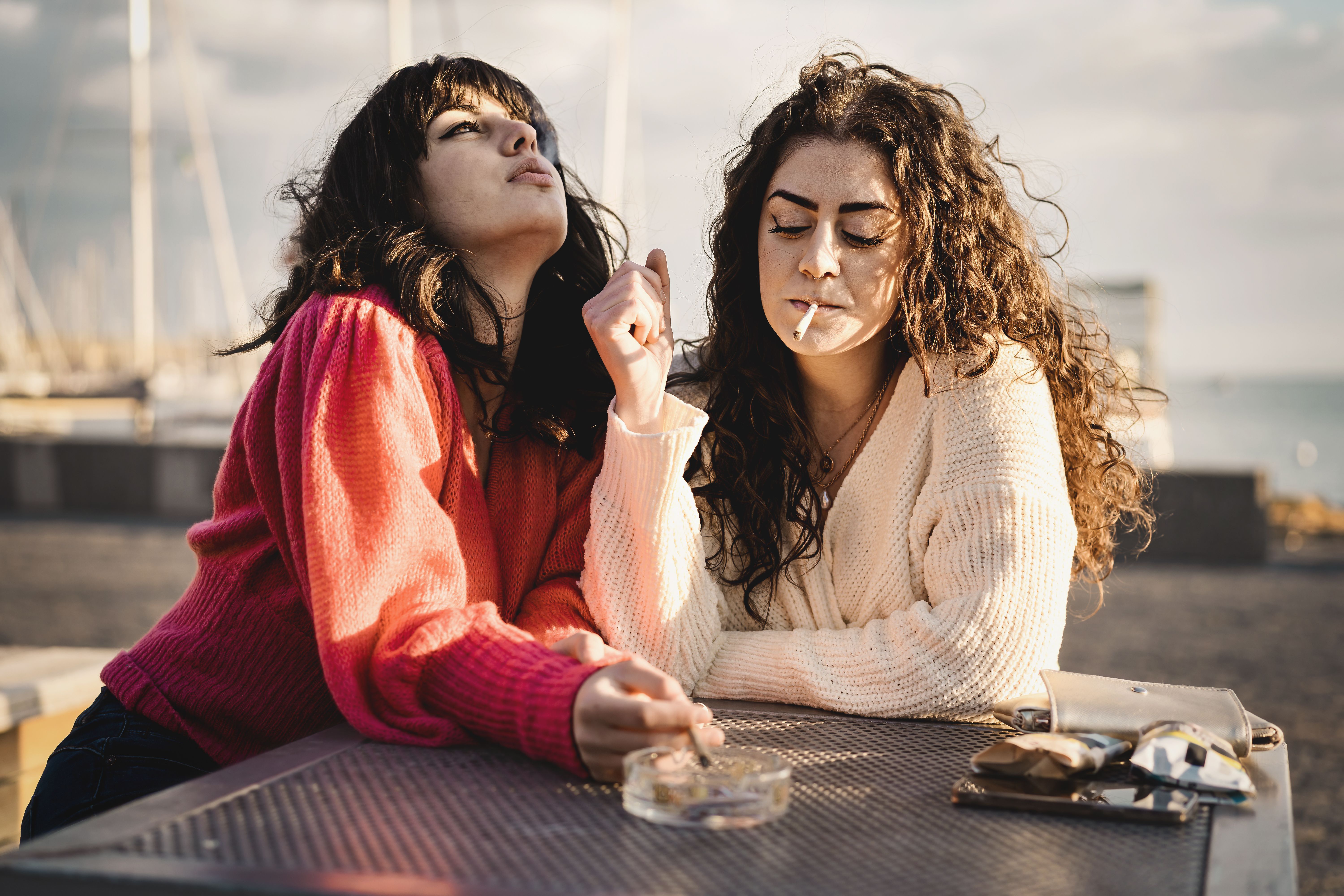 teenage-girlfriends-smoking-2025-03-05-10-38-59-utc.jpg
