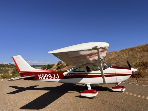 スカイビーンズ 1976 Cessna 182P Skylane. $199,500 - (Here at Placerville) - N999JJ