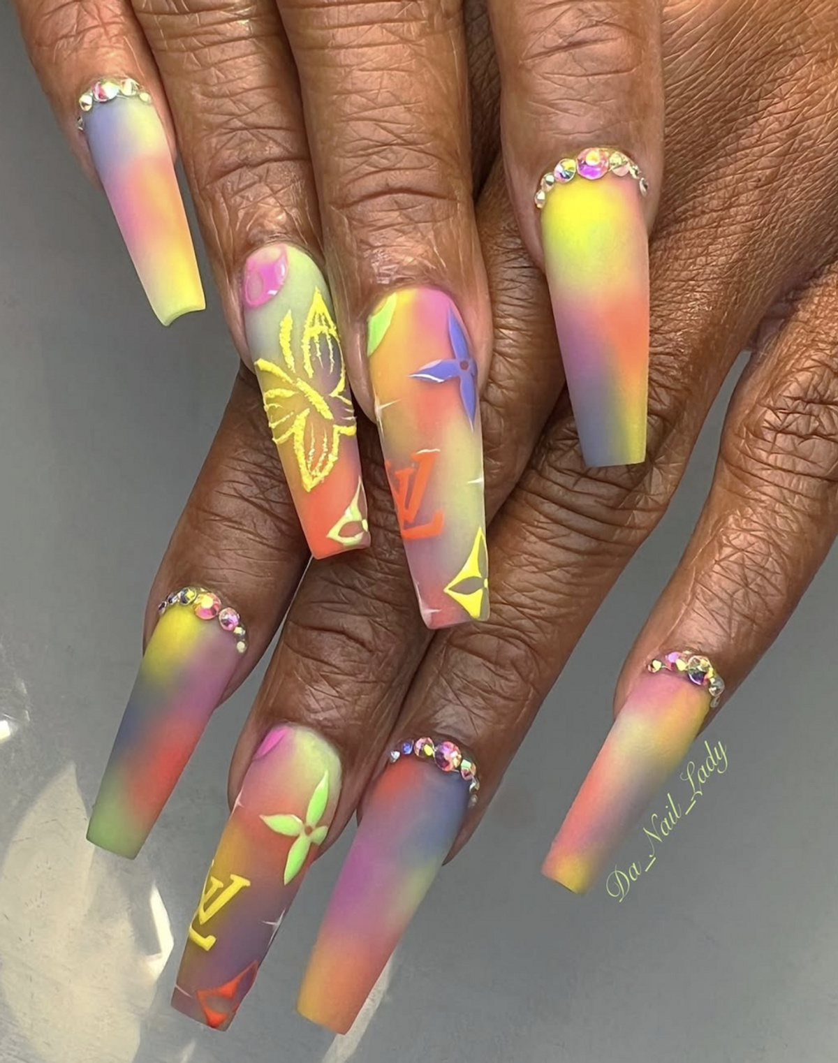 da_nail_lady.png