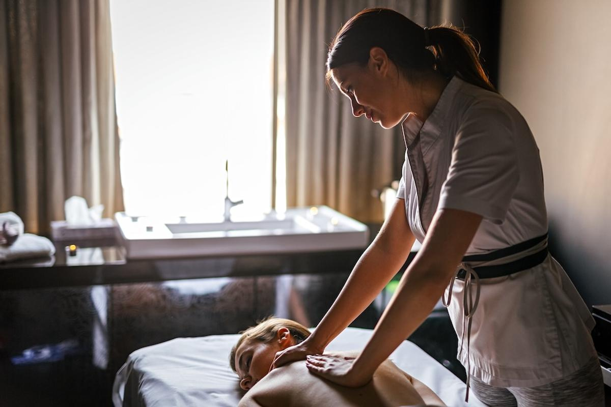 Spa Payroll: How to Pay Your Team & Stay Compliant [2026]