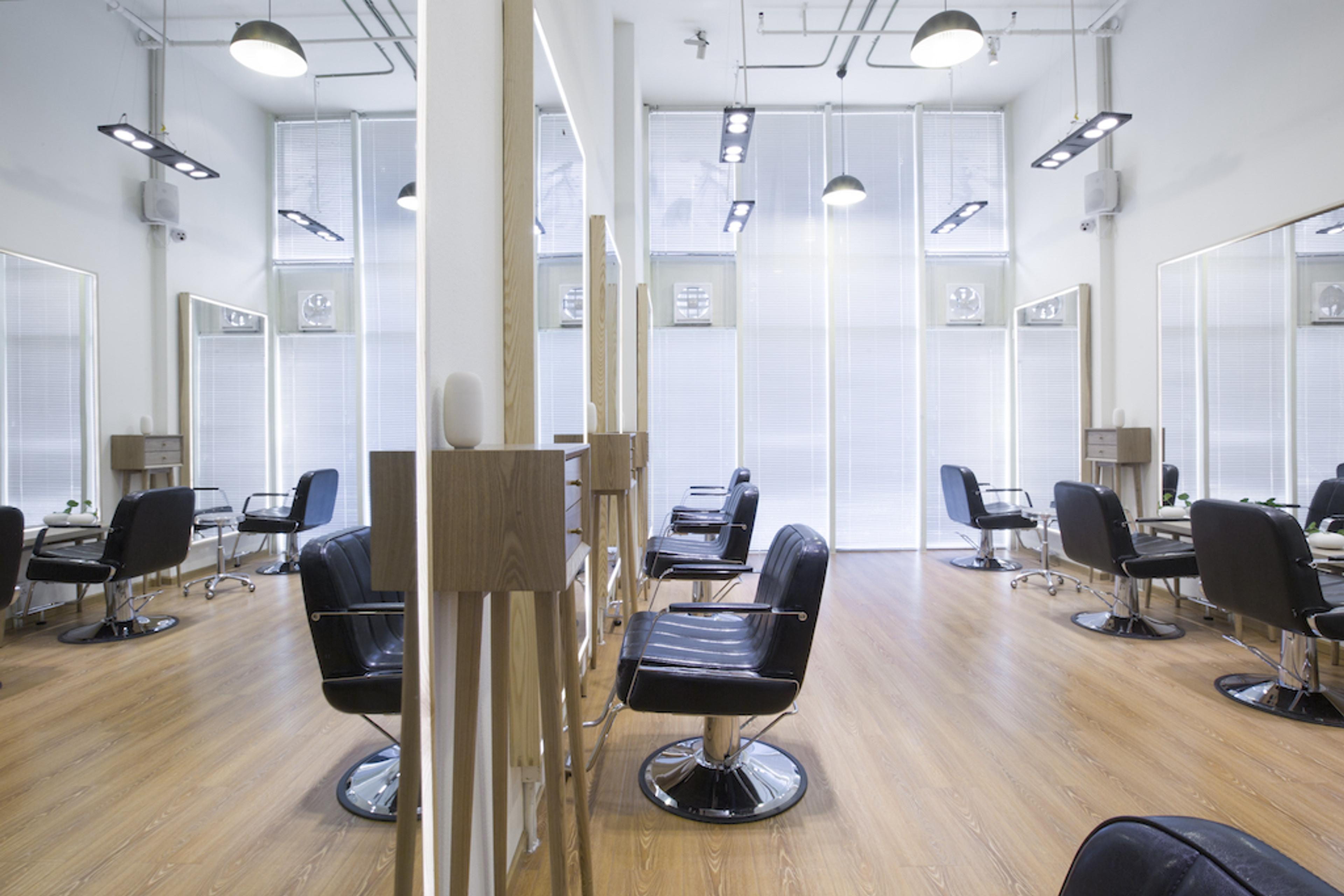 Hair Salon Startup Costs: Full Breakdown From Lease to Launch