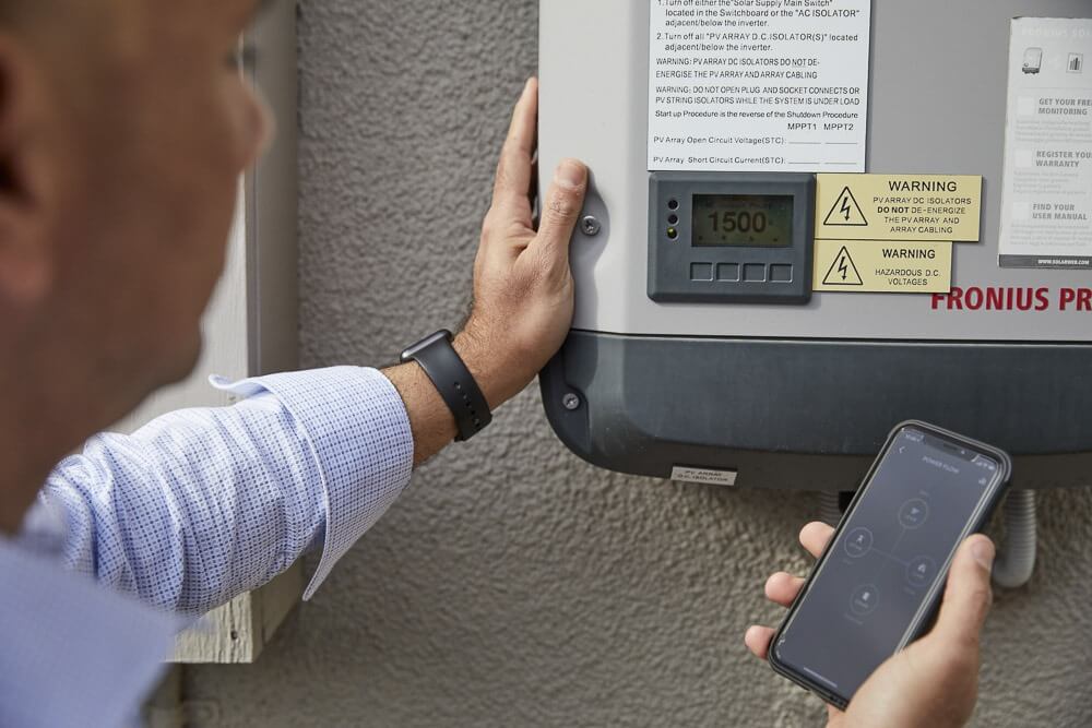 Checking solar battery usage