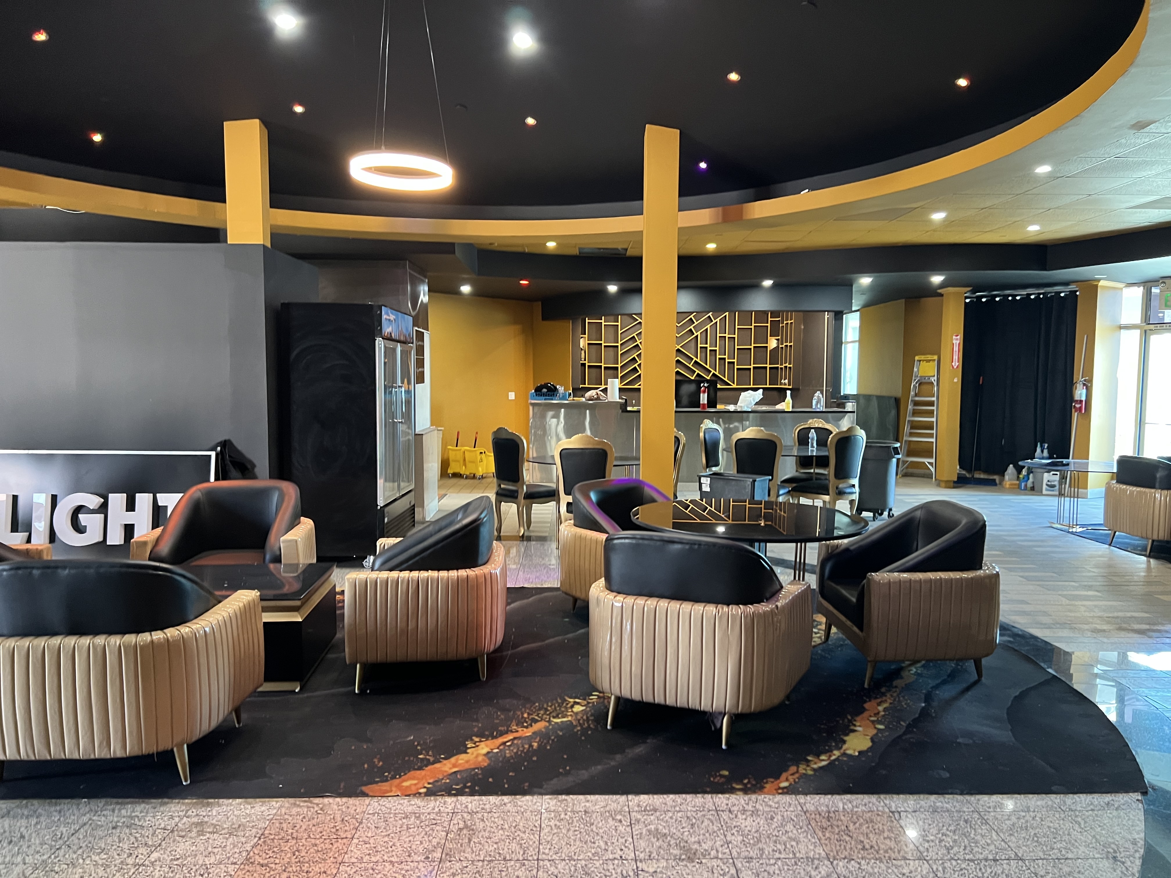 Turn key restaurant space with type 41 ABC license for sale