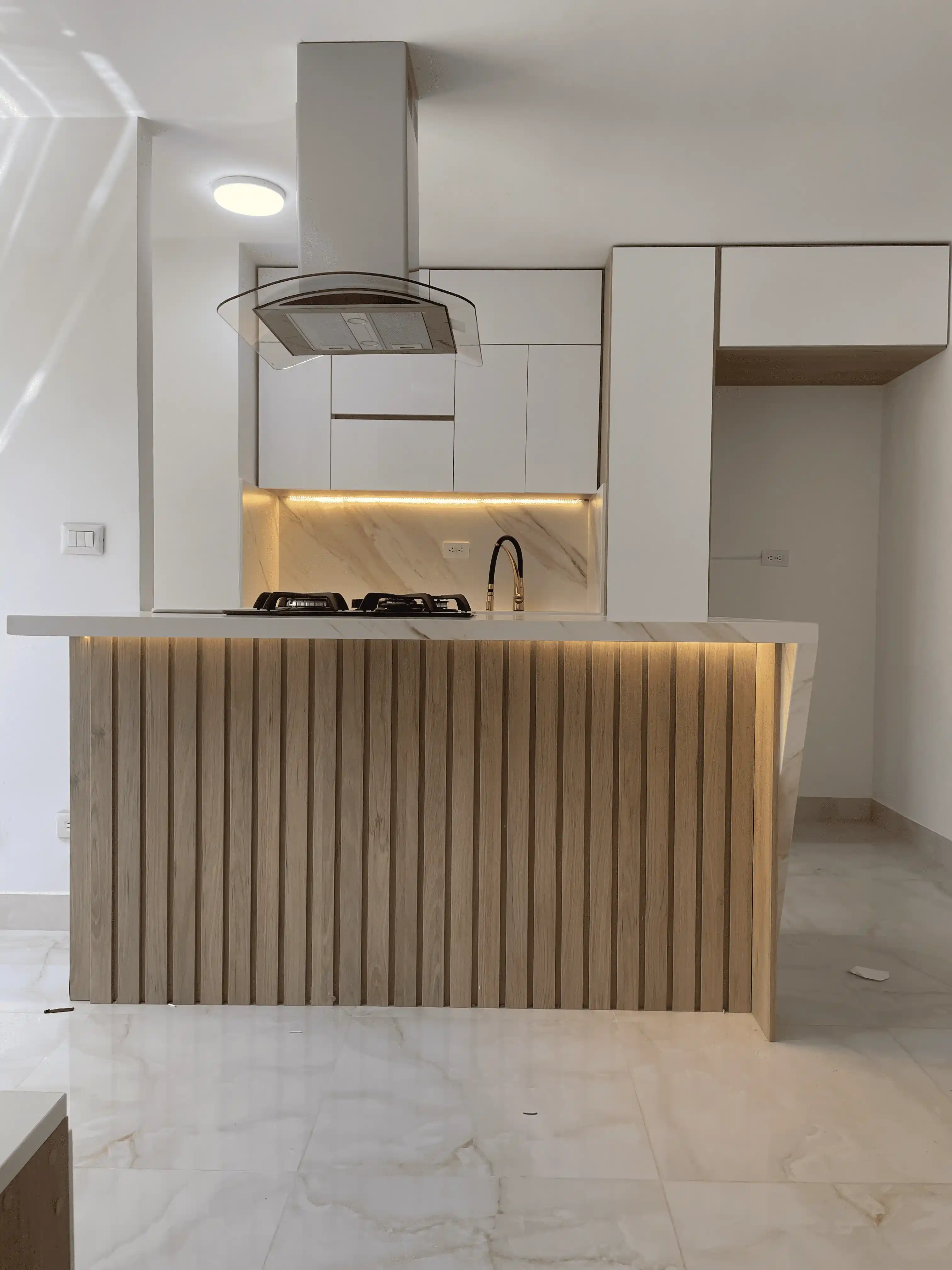 Materialización de cocina con Hygloss blanco 4 - Comfort Design Medellín