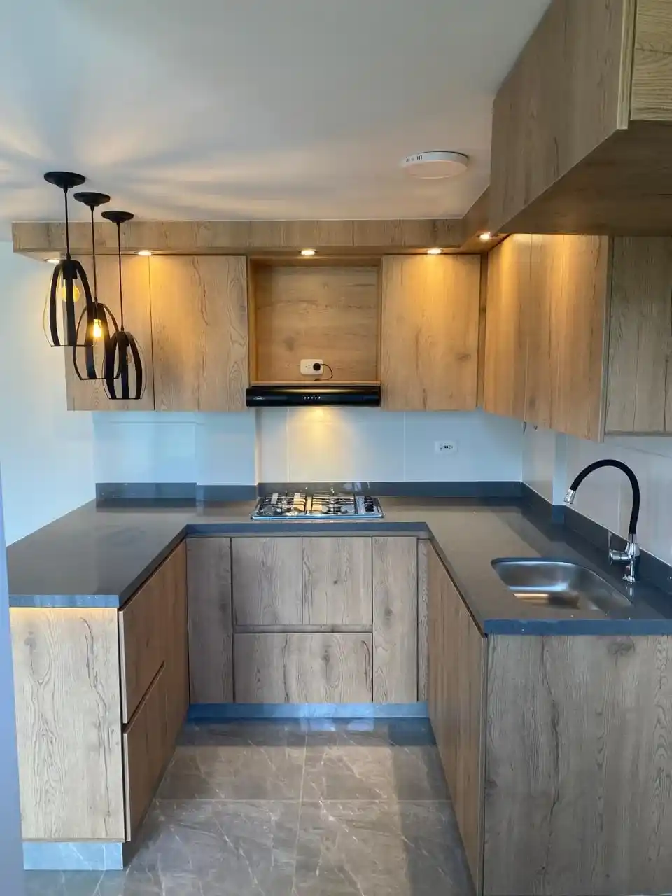 Cocina en U Moderna Color Macadamia - Imagen principal