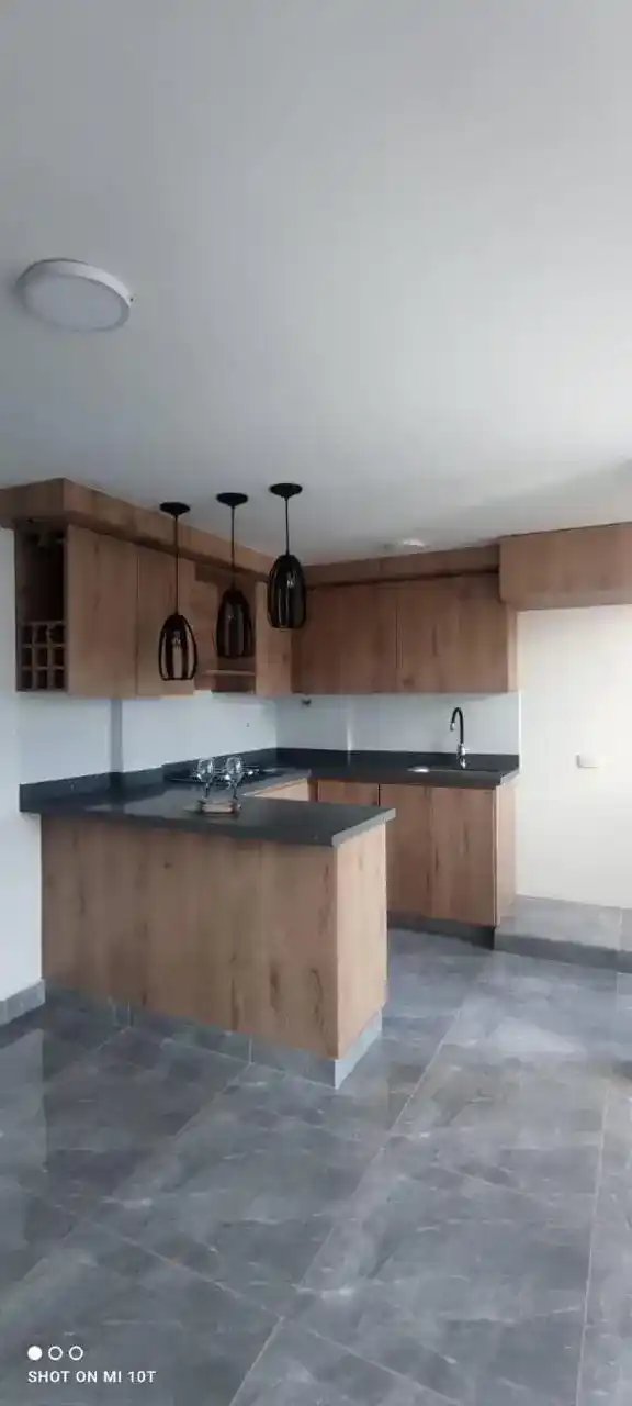 Cocina en U Moderna Color Macadamia 10 - Comfort Design Medellín