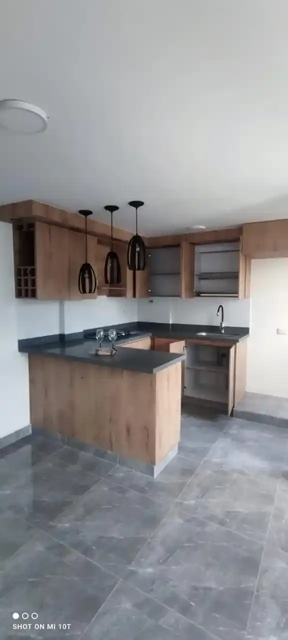 Cocina en U Moderna Color Macadamia 5 - Comfort Design Medellín