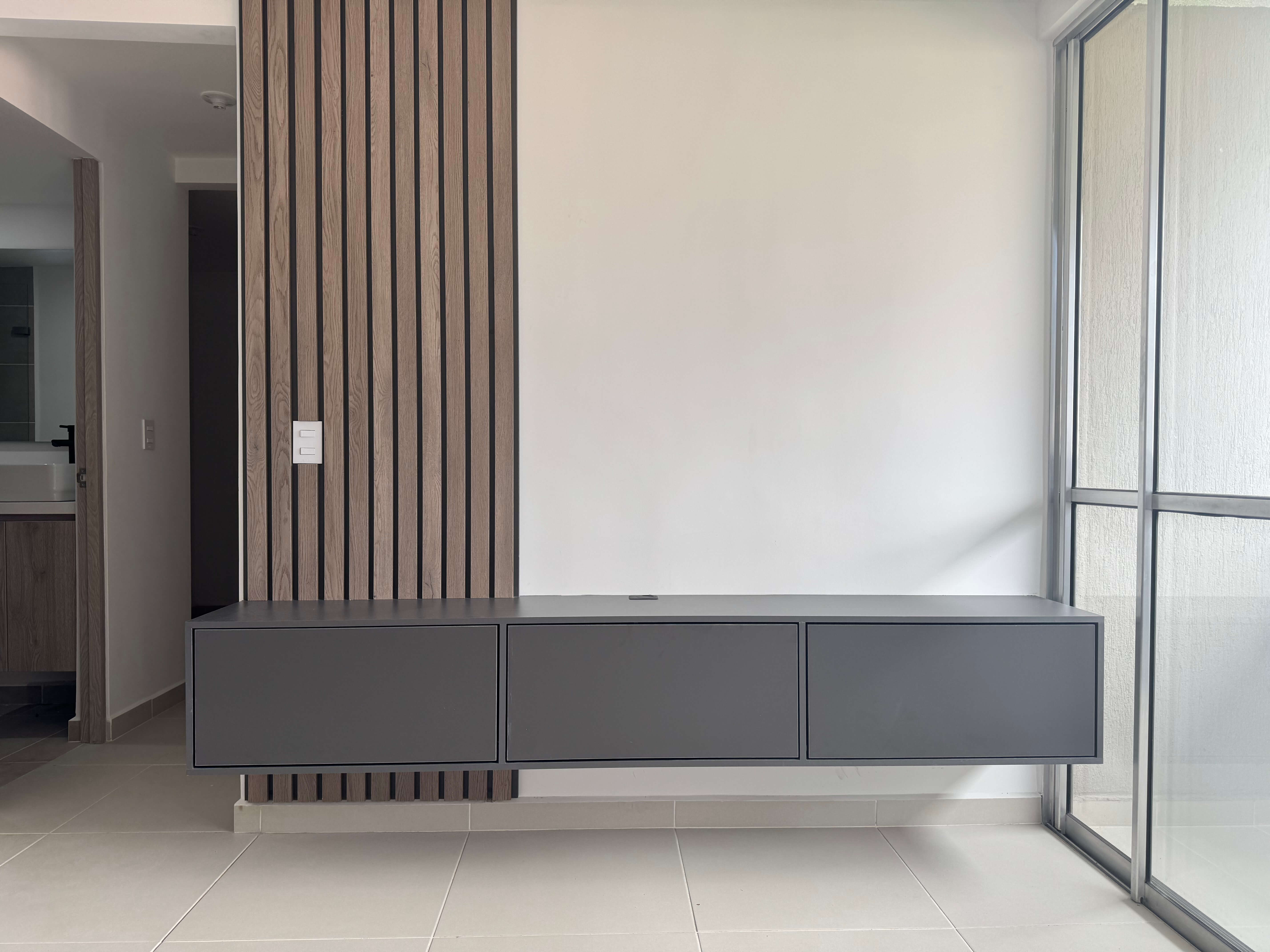 Diseño y Montaje del Centro de TV 5 - Comfort Design Medellín