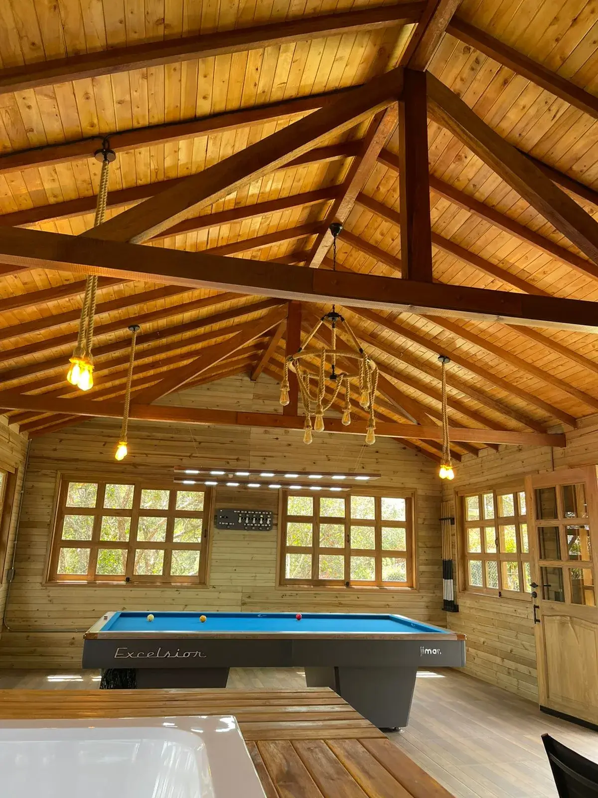 Cabaña en Madera a Medida en Guarne con Jacuzzi en Teka 7 - Comfort Design Medellín