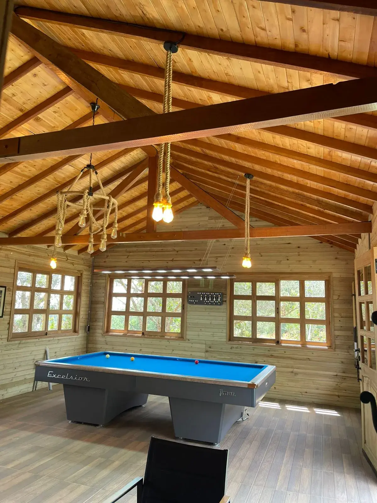 Cabaña en Madera a Medida en Guarne con Jacuzzi en Teka - Imagen principal