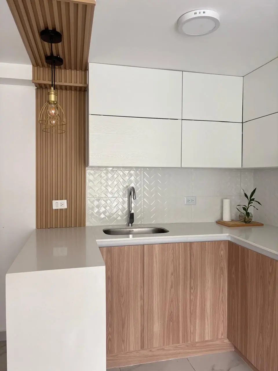 Diseño de cocina moderna en Riviera RH y blanco 4 - Comfort Design Medellín