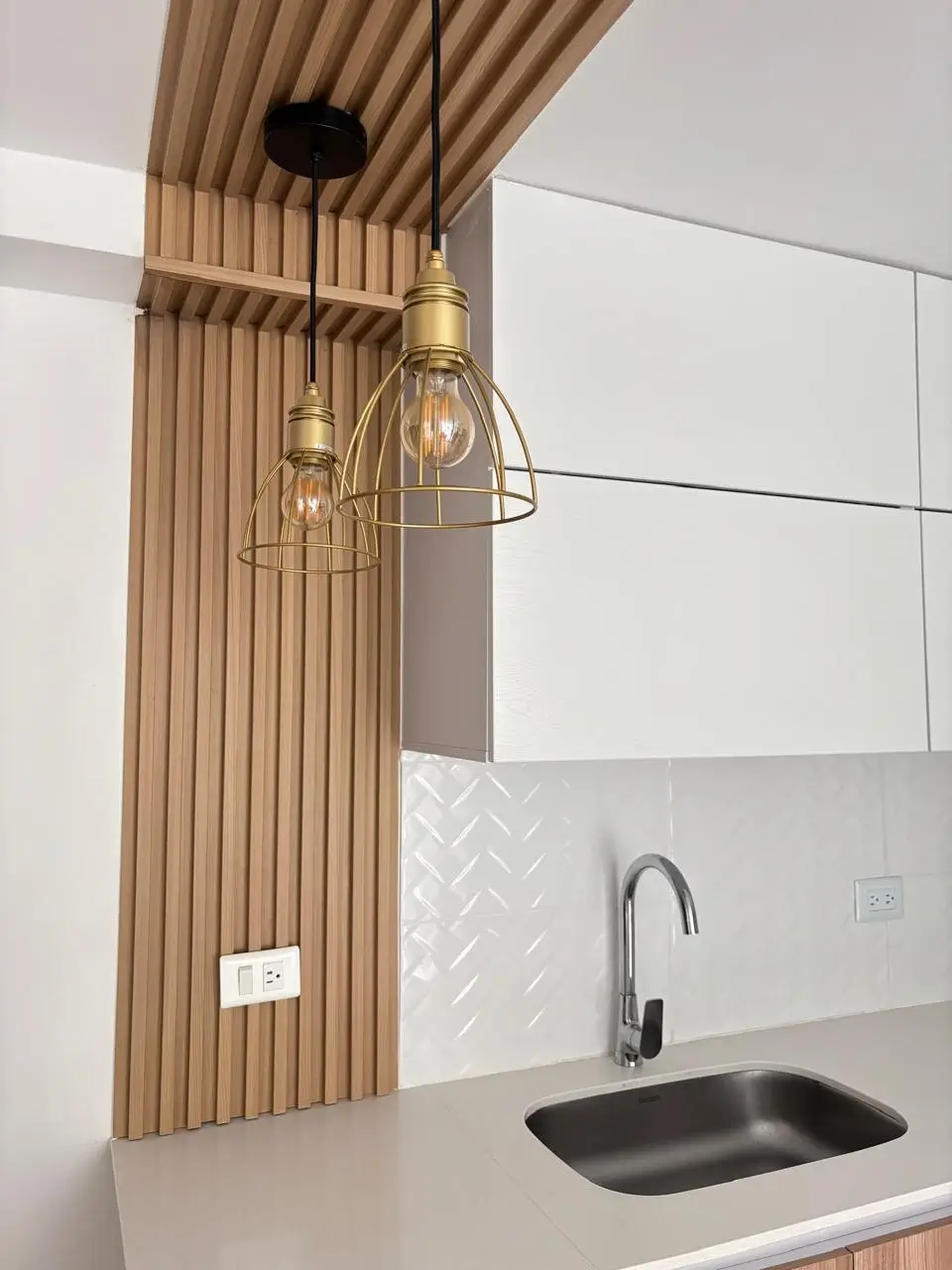 Diseño de cocina moderna en Riviera RH y blanco 5 - Comfort Design Medellín