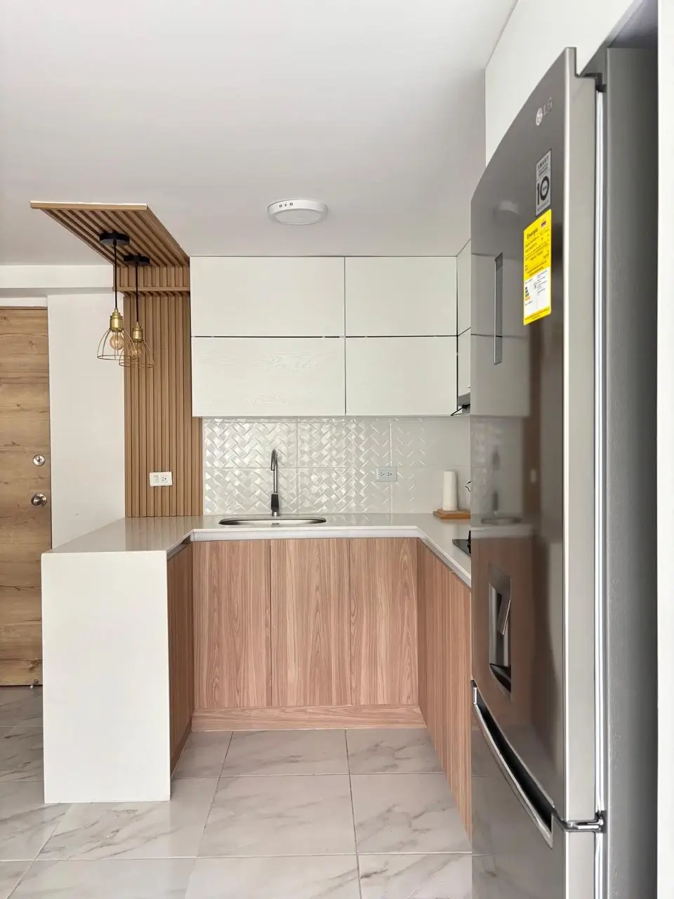 Diseño de cocina moderna en Riviera RH y blanco 8 - Comfort Design Medellín