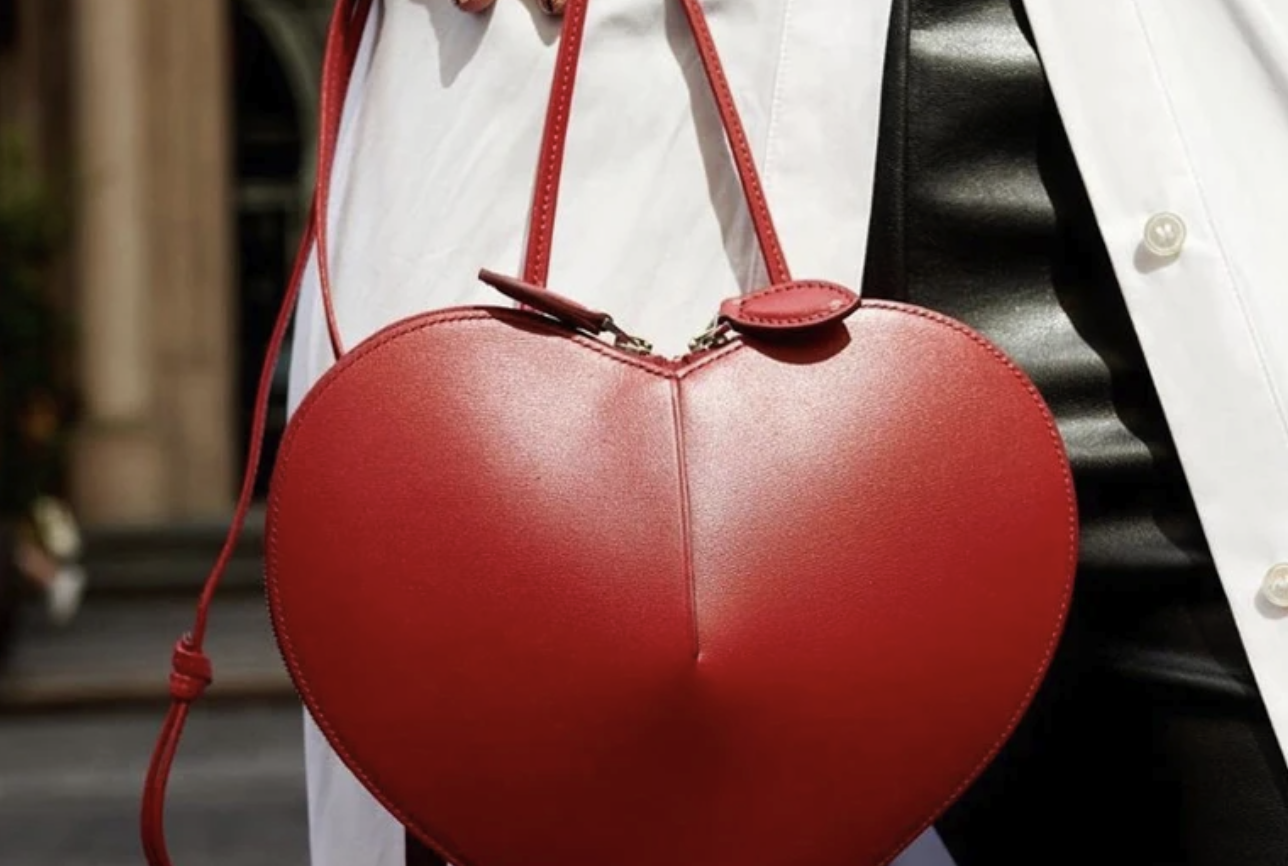 Discover the Elegance of Haute Couture Handbags and the Red Heart Purse for Valentine's Day on Finnalby!
