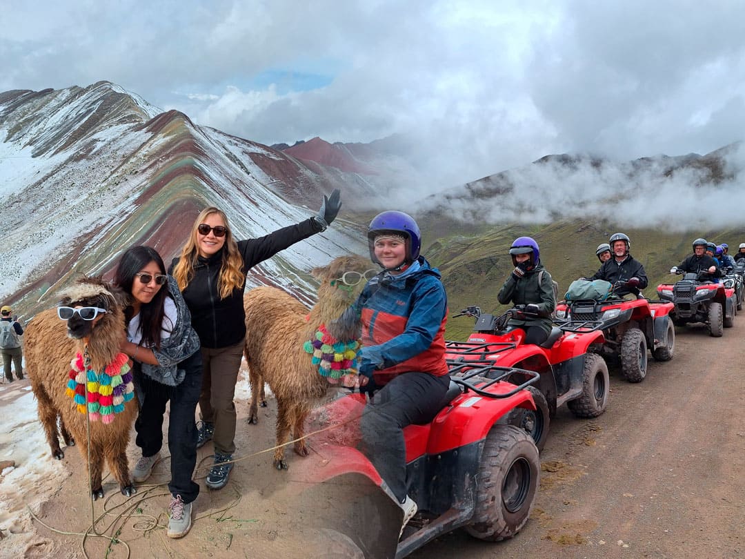 aventura en quad a Rainbow Mountain