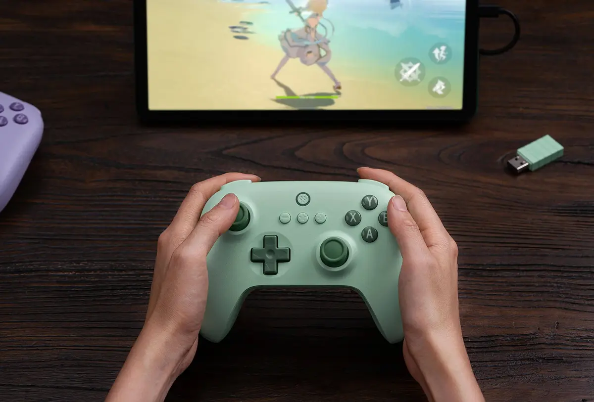 8BitDo Ultimate Controller.webp