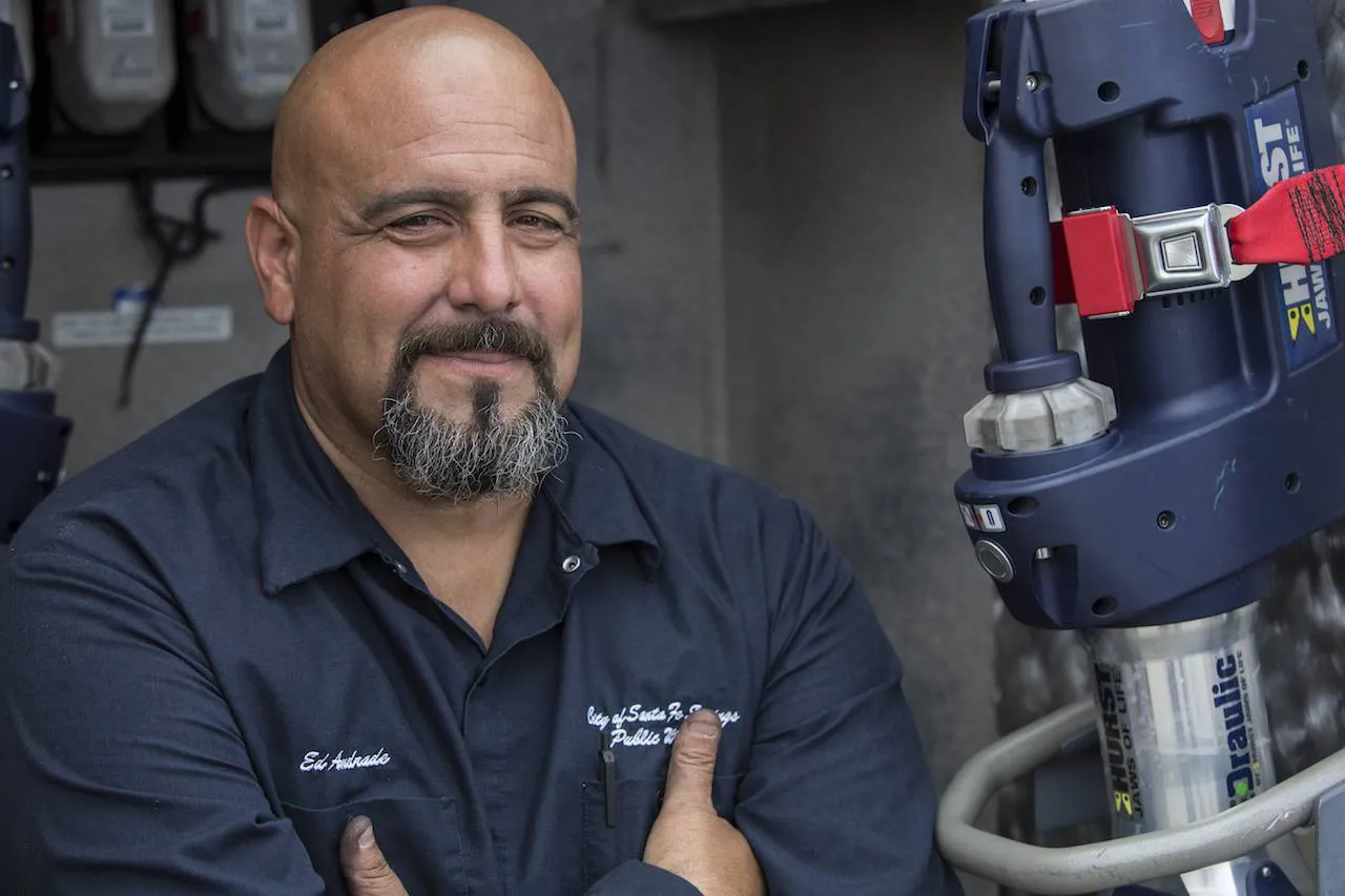 Ed-Andrade-SantaFe-Springs-fire-dept.-mechanic-uses-Accuride-9308.jpg.webp