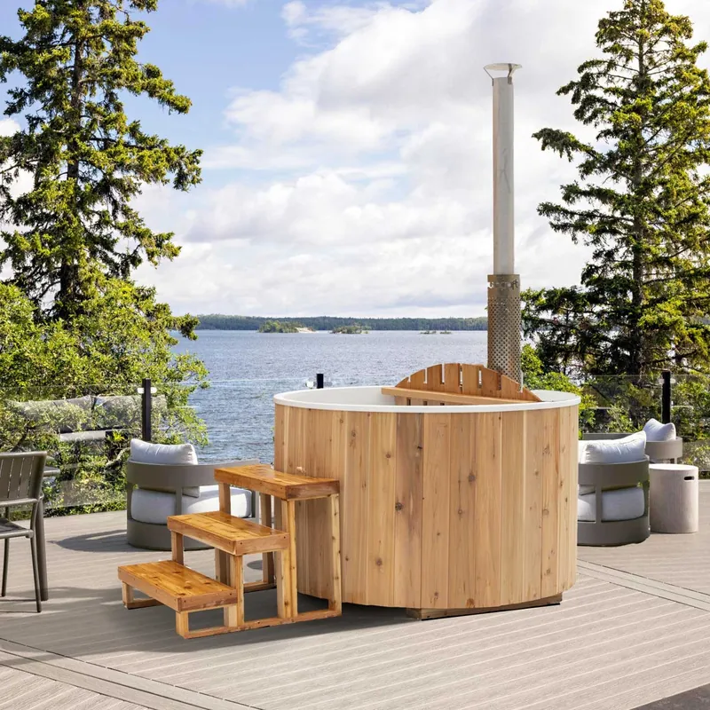 Evolution Cedar Tub showing the white liner against the cedar exterior at the rim
