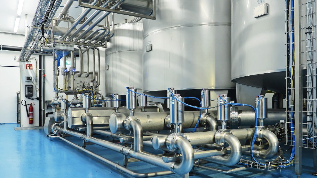 Customer application report- Milk truck tank cleaning.jpg