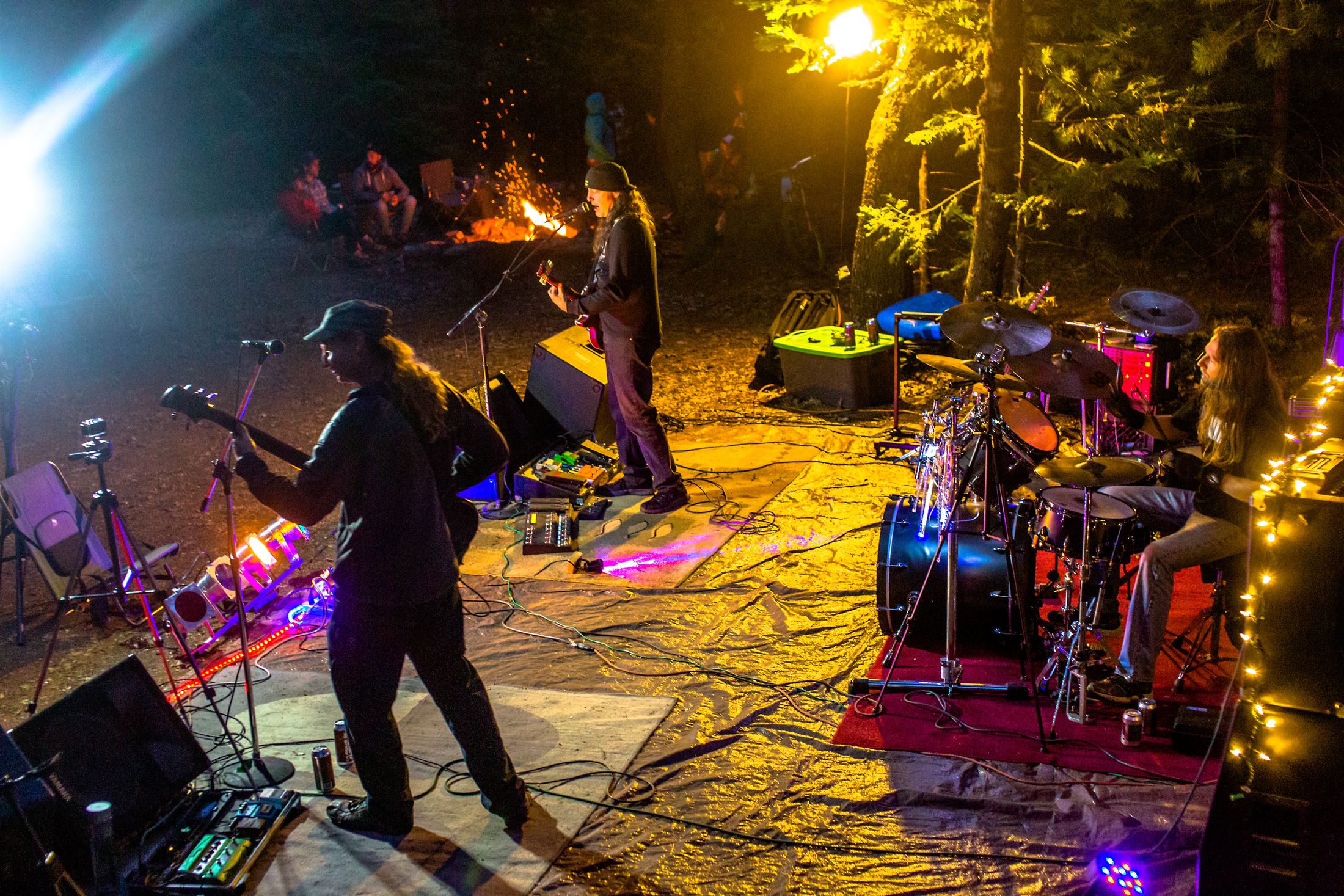 Green Stone Trio Playing The Night Before Race Day