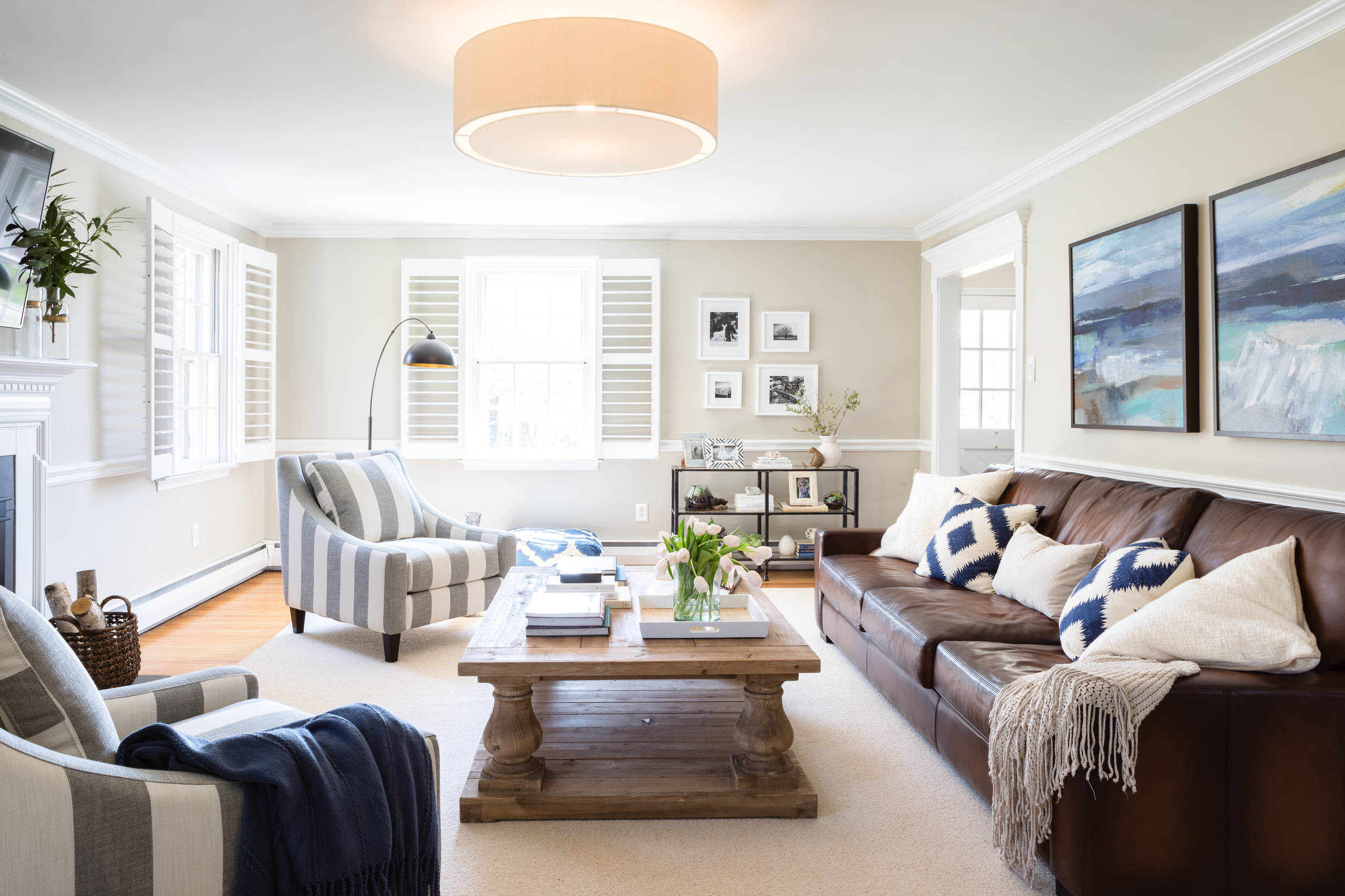 a-family-friendly-living-room-in-devon-larina-kase-interior-design-img~19a168ba070901f4_14-5953-1-0e1151c.jpg