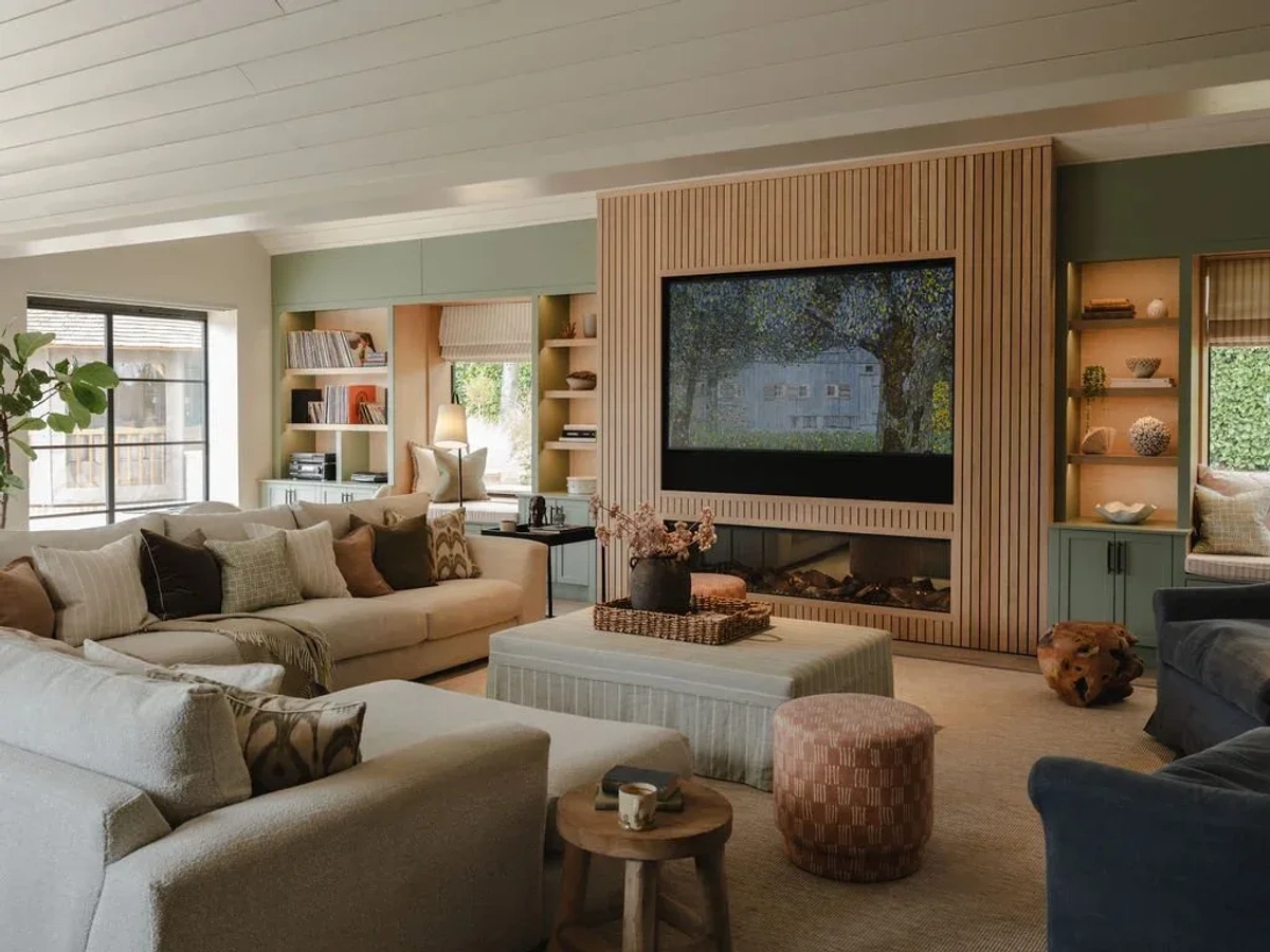 Sunlit Living Room with Window Seat - View 3