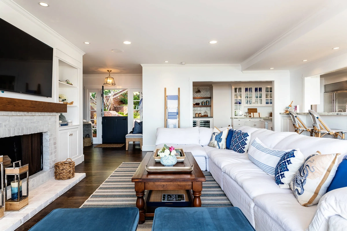 Open-Plan Blue and White Living Room - View 1